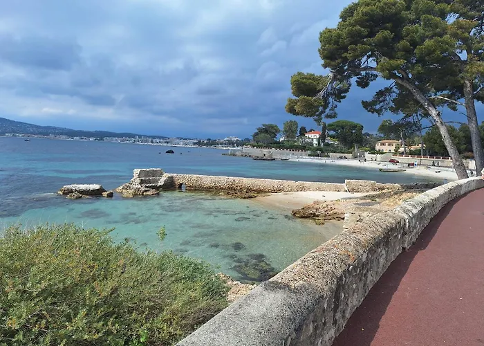 Au Coeur Du Cap D'antibes Pour 2 Personnes 昂蒂布